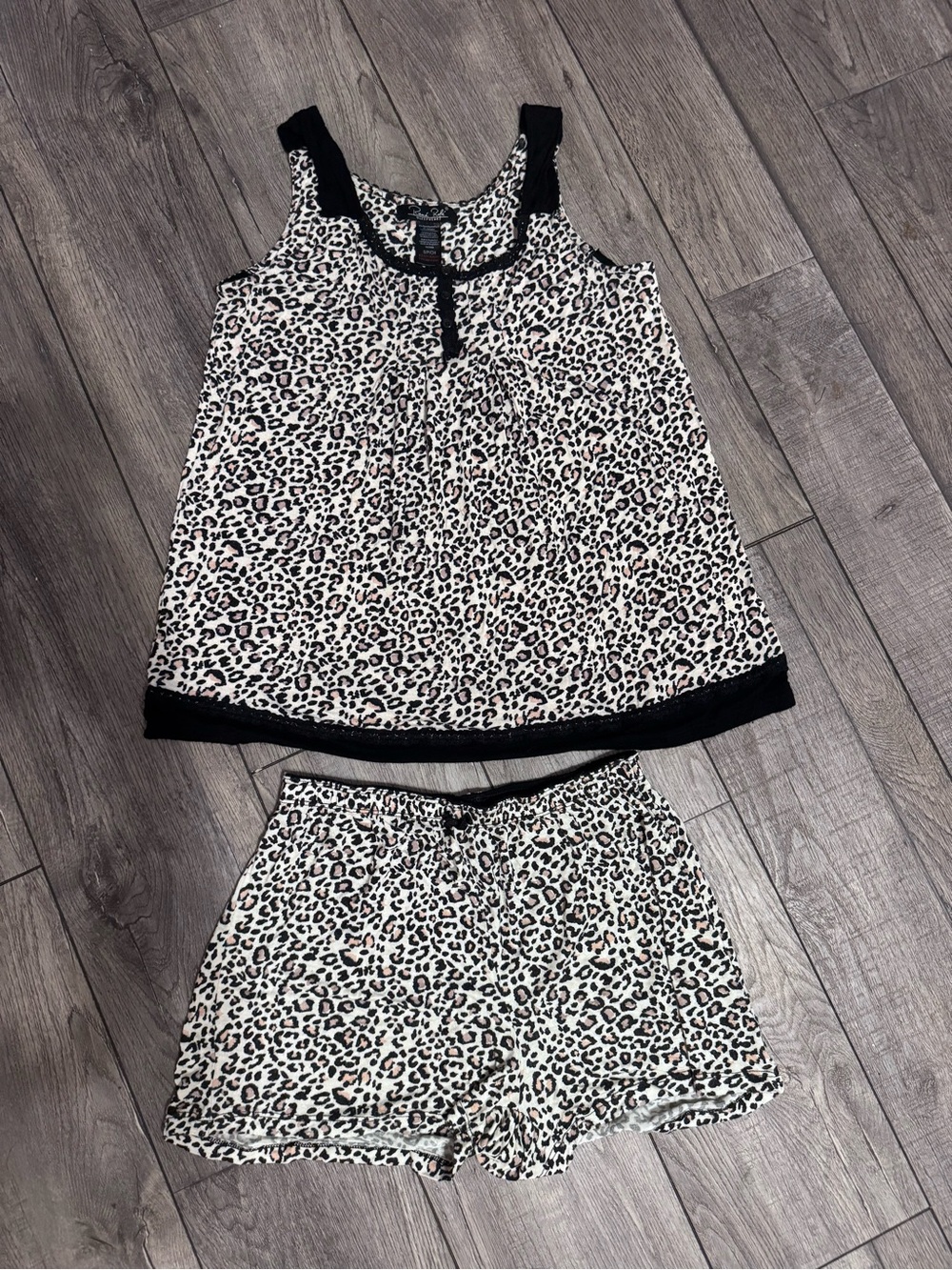 Rene Rofe Leopard Print Sleepwear Top in Black, Cream, Blush